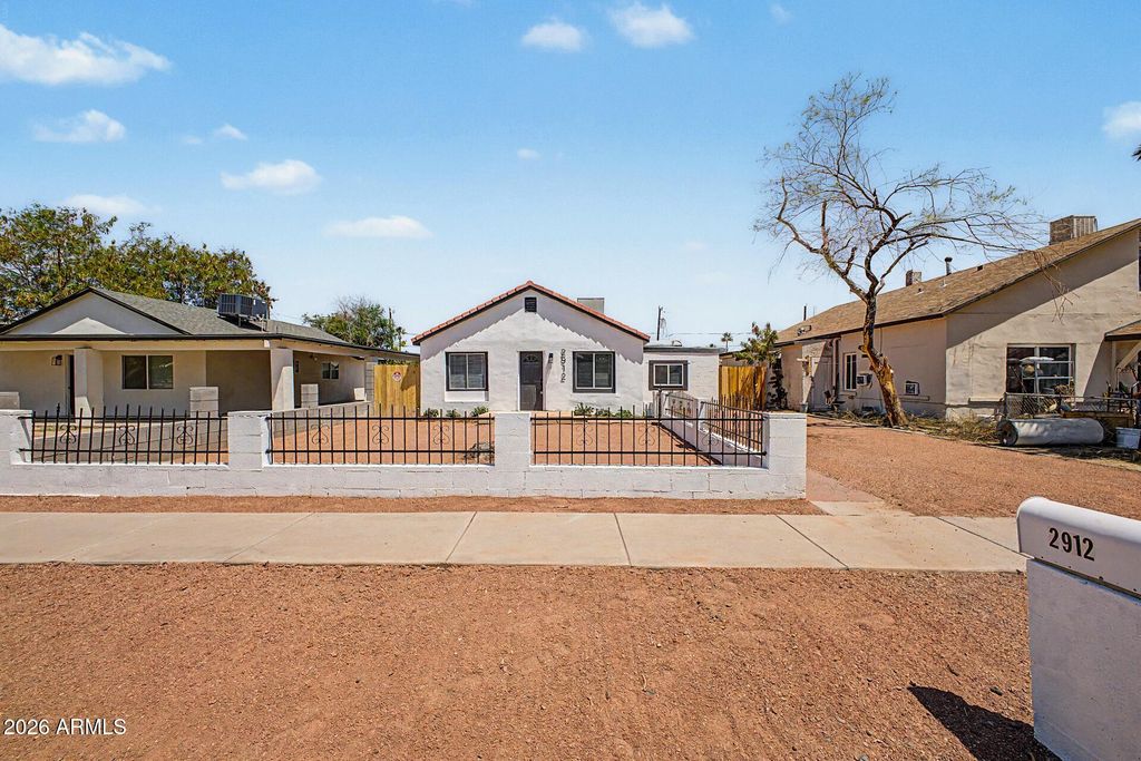 2912 E MONROE Street E, Phoenix, AZ 85034