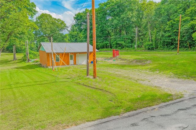 325 Oakdale Road, Darlngtn Twp, PA 16115