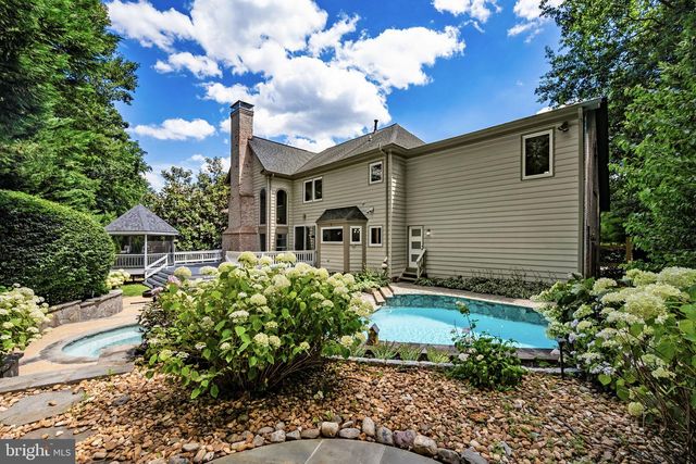 1256 NEW BEDFORD LN, Reston, VA 20194