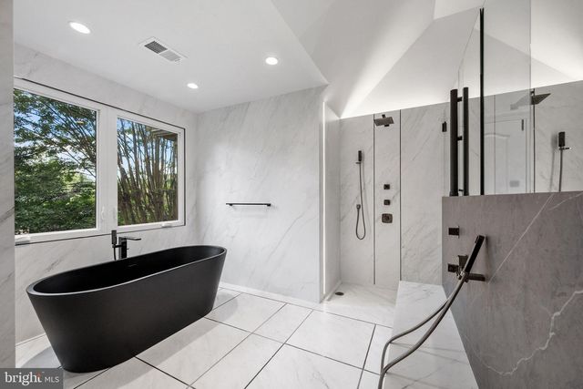 1256 NEW BEDFORD LN, Reston, VA 20194