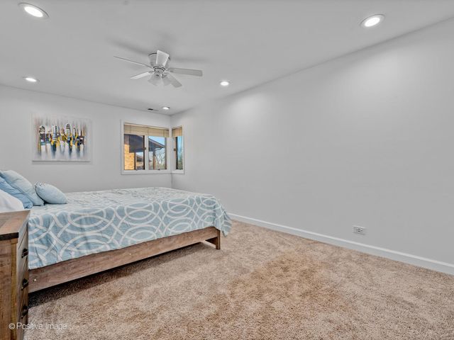 1039 Deerfield Place 1039, Highland Park, IL 60035