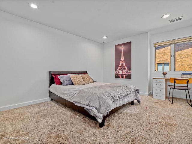 1039 Deerfield Place 1039, Highland Park, IL 60035