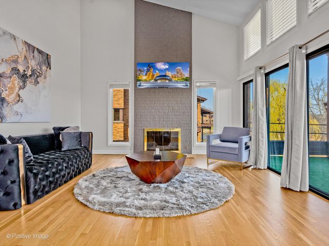 1039 Deerfield Place 1039, Highland Park, IL 60035