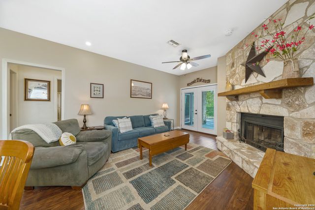 474 Seele St Apt 6B, New Braunfels, TX 78130