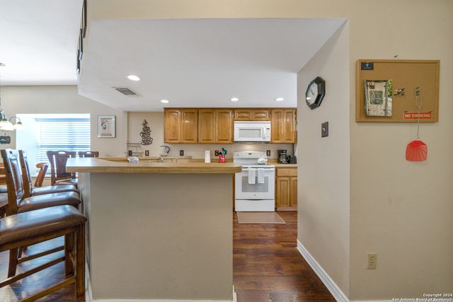 474 Seele St Apt 6B, New Braunfels, TX 78130