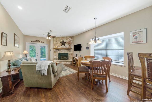 474 Seele St Apt 6B, New Braunfels, TX 78130