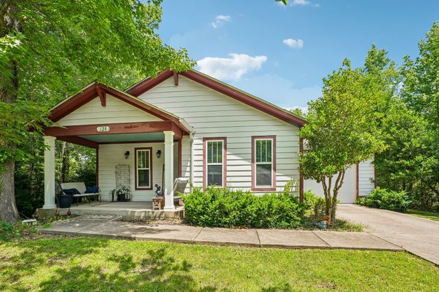 128 Silver Leaf Cir, Dickson, TN 37055