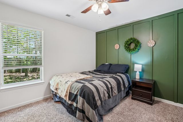 128 Silver Leaf Cir, Dickson, TN 37055