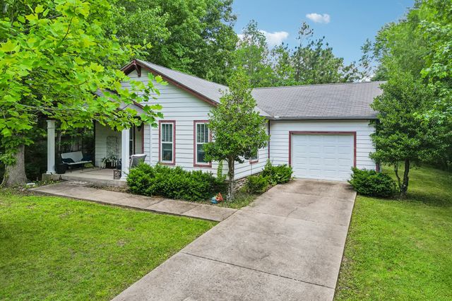 128 Silver Leaf Cir, Dickson, TN 37055