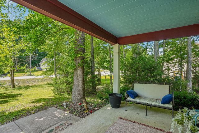 128 Silver Leaf Cir, Dickson, TN 37055