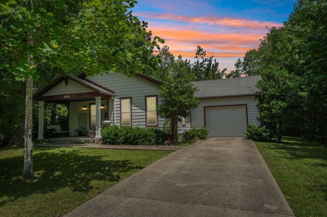 128 Silver Leaf Cir, Dickson, TN 37055