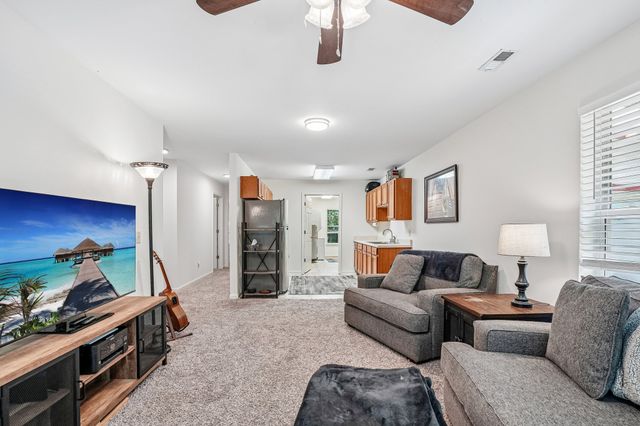 128 Silver Leaf Cir, Dickson, TN 37055