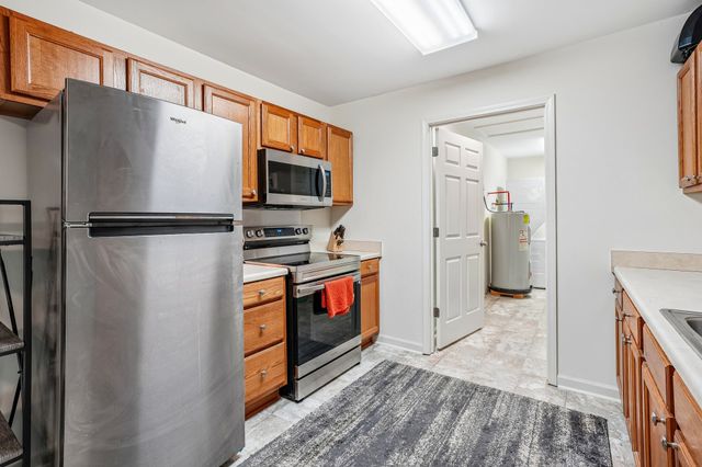 128 Silver Leaf Cir, Dickson, TN 37055