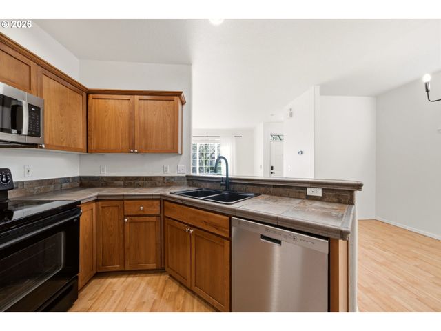 1211 Se TAMANGO St, Hillsboro, OR 97123