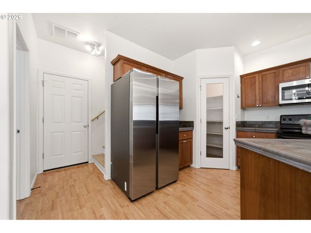 1211 Se TAMANGO St, Hillsboro, OR 97123