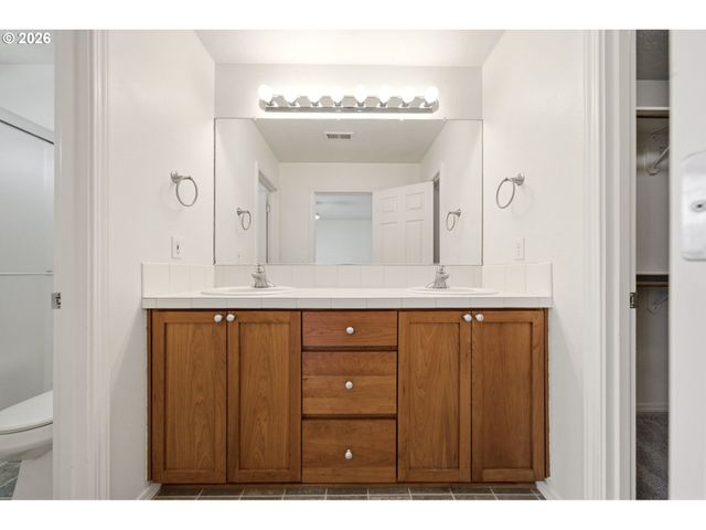 1211 Se TAMANGO St, Hillsboro, OR 97123