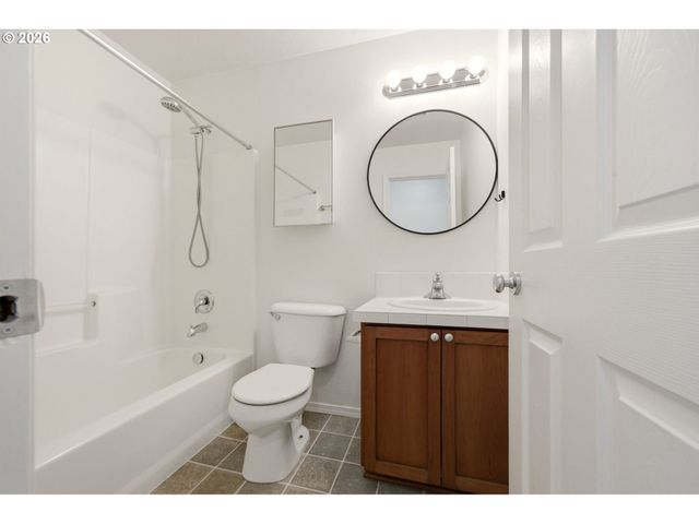 1211 Se TAMANGO St, Hillsboro, OR 97123