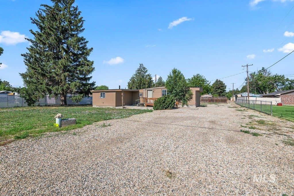 411 S Pennsylvania Ave, Fruitland, ID 83619
