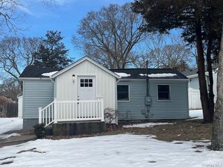 87 Ferndale Avenue, Selden, NY 11784