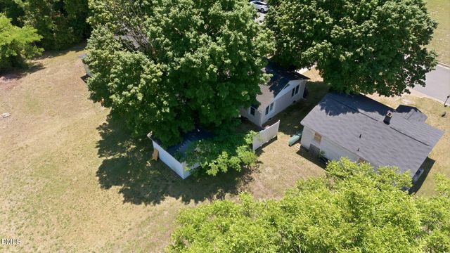 607 E Holmes Street, Benson, NC 27504
