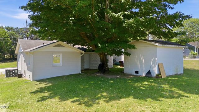 607 E Holmes Street, Benson, NC 27504
