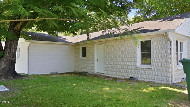 607 E Holmes Street, Benson, NC 27504