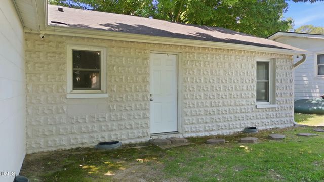 607 E Holmes Street, Benson, NC 27504