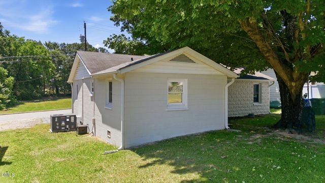 607 E Holmes Street, Benson, NC 27504