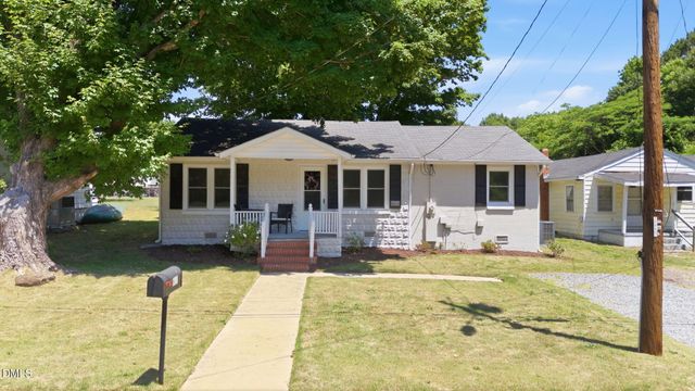 607 E Holmes Street, Benson, NC 27504