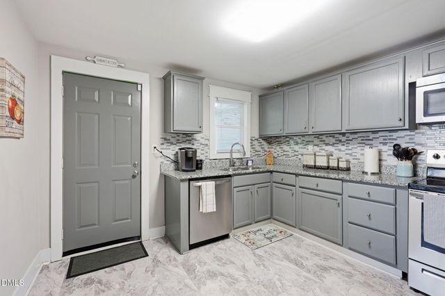 607 E Holmes Street, Benson, NC 27504