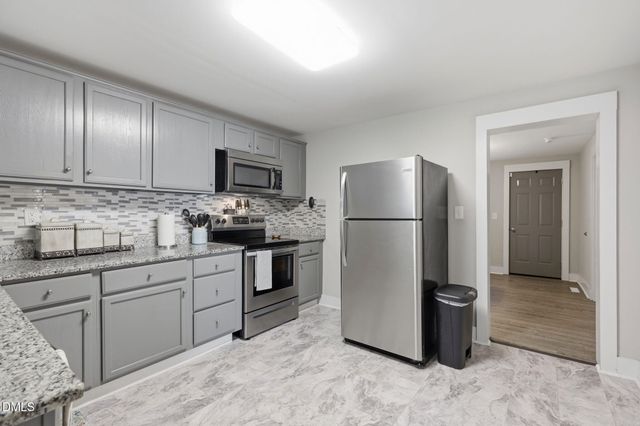 607 E Holmes Street, Benson, NC 27504