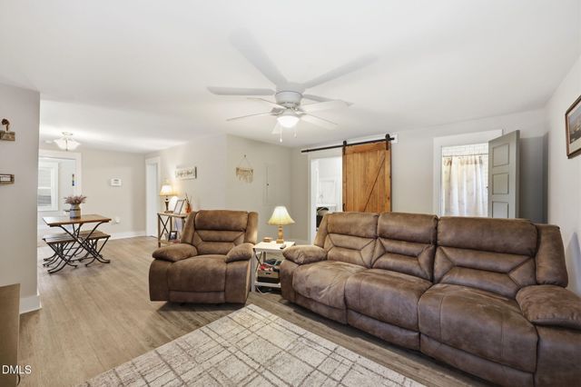607 E Holmes Street, Benson, NC 27504