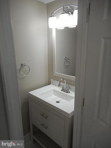 707 CONGRESS ST SE, Washington, DC 20032