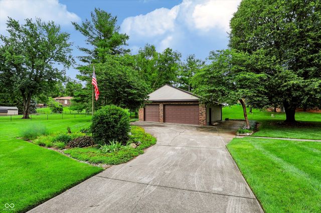 487 Moccosin Road, Greenwood, IN 46142