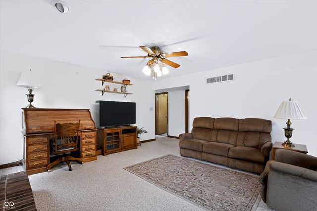 487 Moccosin Road, Greenwood, IN 46142