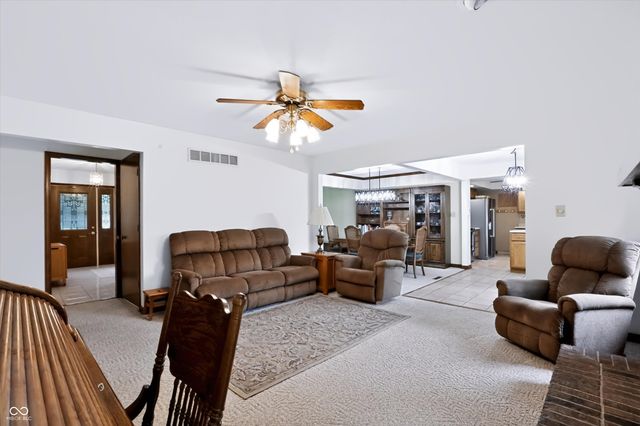 487 Moccosin Road, Greenwood, IN 46142
