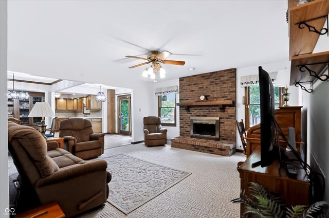 487 Moccosin Road, Greenwood, IN 46142