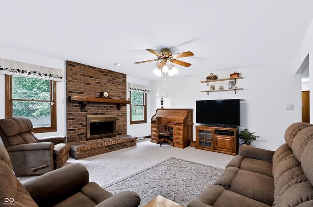 487 Moccosin Road, Greenwood, IN 46142