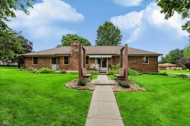 487 Moccosin Road, Greenwood, IN 46142