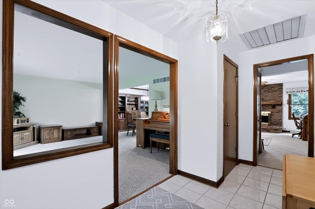 487 Moccosin Road, Greenwood, IN 46142
