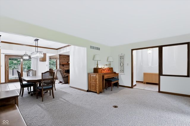 487 Moccosin Road, Greenwood, IN 46142