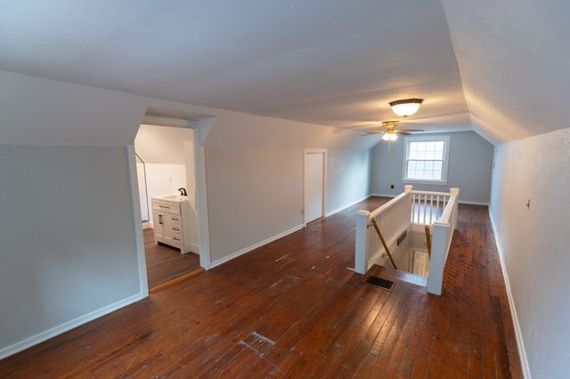 1308 Riverside Dr, Nashville, TN 37206