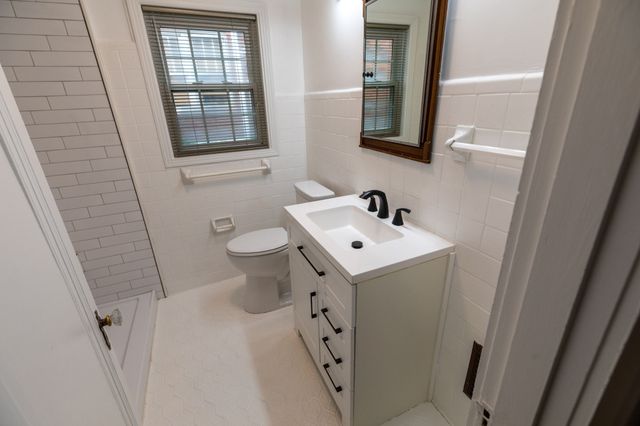 1308 Riverside Dr, Nashville, TN 37206