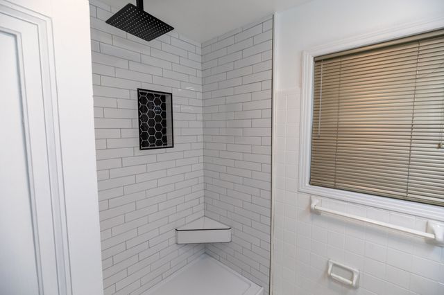 1308 Riverside Dr, Nashville, TN 37206