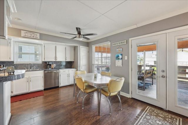 22922 Lunes Street, Galveston, TX 77554