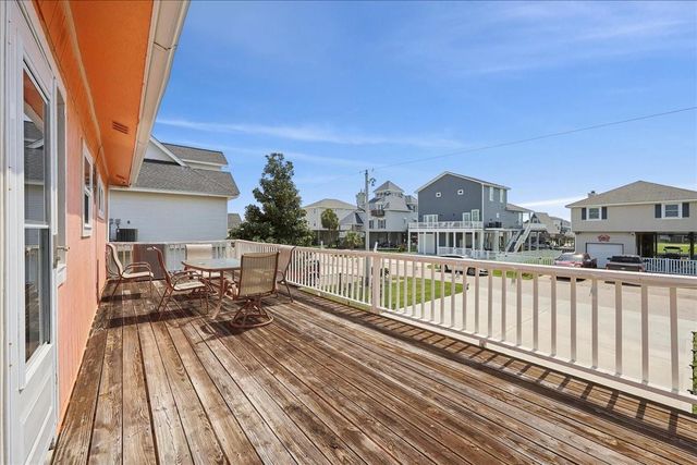 22922 Lunes Street, Galveston, TX 77554