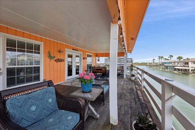 22922 Lunes Street, Galveston, TX 77554