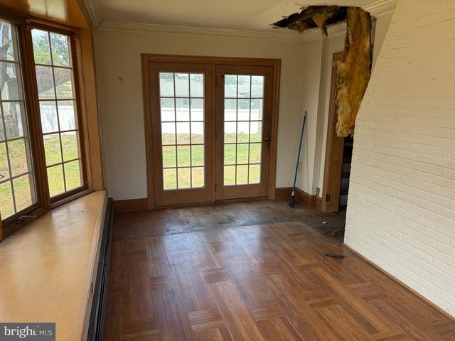 5 LAUREL AVE, Bordentown, NJ 08505