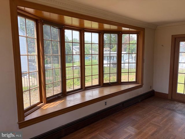5 LAUREL AVE, Bordentown, NJ 08505