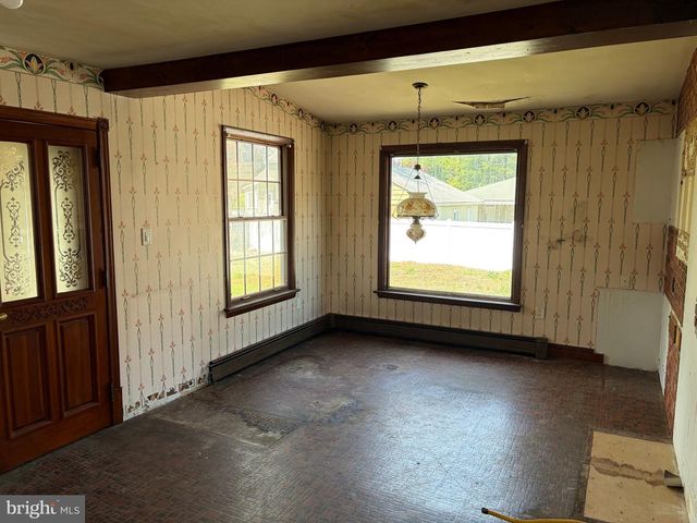 5 LAUREL AVE, Bordentown, NJ 08505